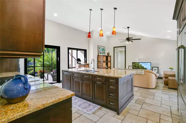 1011 WILLA LAKE CIR, Oviedo, FL 32765