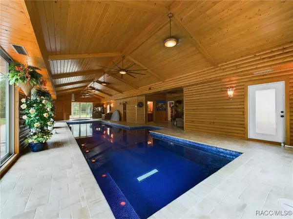 12084 W Riverwood DR, Crystal River, FL 34428