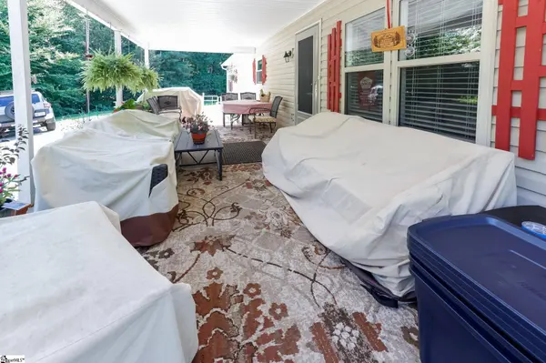 4695 Jeter Mountain Road, Hendersonville, NC 28739