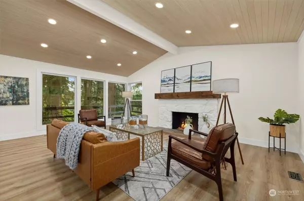 4013 NE 186th ST, Seattle, WA 98155