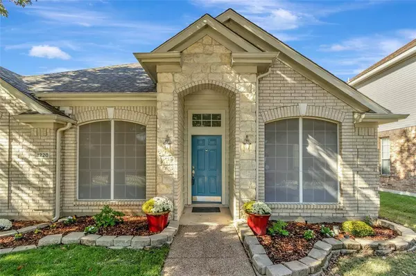 1220 Courtney Lane, Lewisville, TX 75077