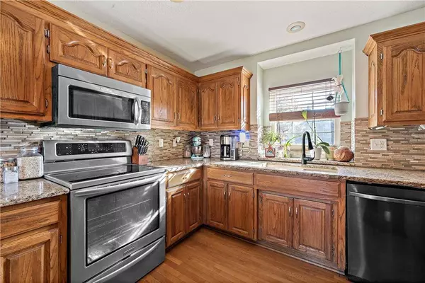 20919 Maple TER, Spring Hill, KS 66083