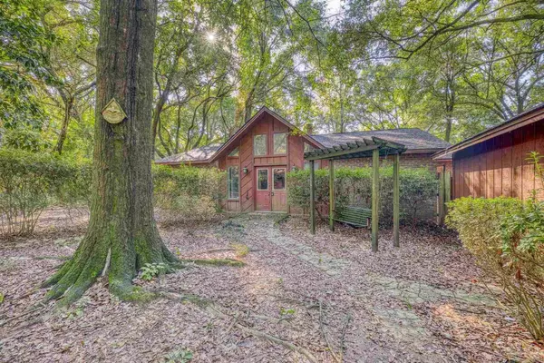 5057 Guernsey Rd, Pace, FL 32571