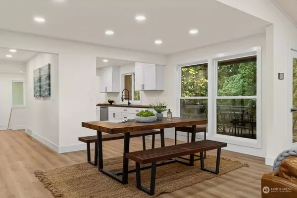 4013 NE 186th ST, Seattle, WA 98155