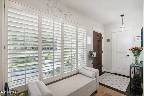 6810 N 11TH Avenue, Phoenix, AZ 85013