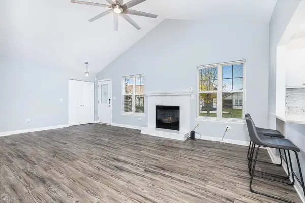 4724 Orrefors CT, Joliet, IL 60431