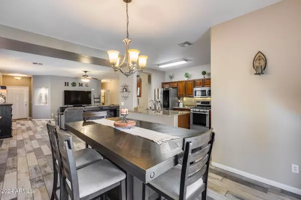 668 E SOLITUDE Trail, San Tan Valley, AZ 85143