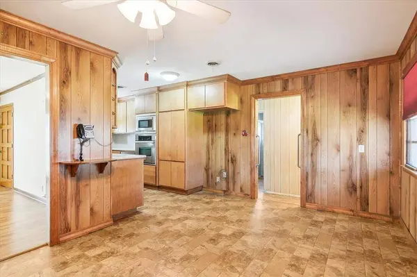 307 S 3rd ST, Nederland, TX 77627