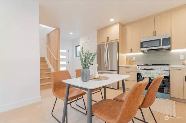 5539 34th AVE NE, Seattle, WA 98105