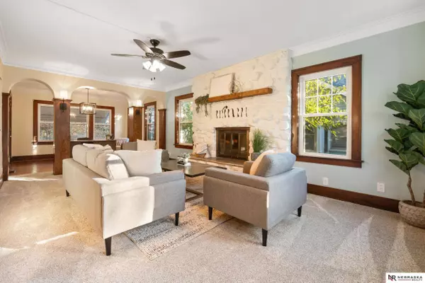 2723 N 45th Avenue, Omaha, NE 68104