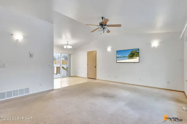 2760 W TELEQUANA DR, Wasilla, AK 99654