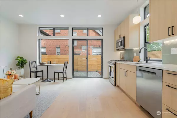 5537 34th AVE NE #B, Seattle, WA 98105