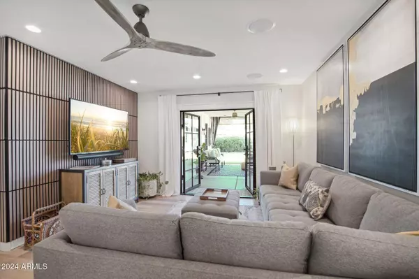 6810 N 11TH Avenue, Phoenix, AZ 85013