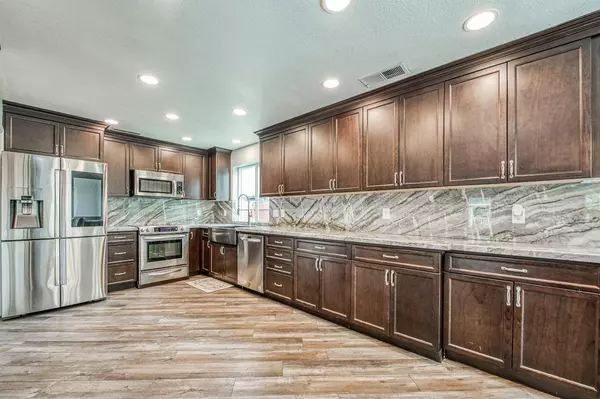 8665 N Cedar Avenue Unit 160, Fresno, CA 93720