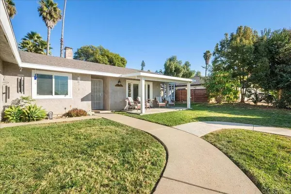 1247 Alessandro LN, Vista, CA 92084