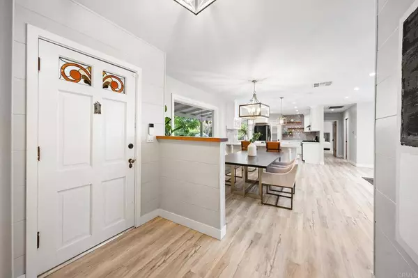 4221 Vista WAY, La Mesa, CA 91941