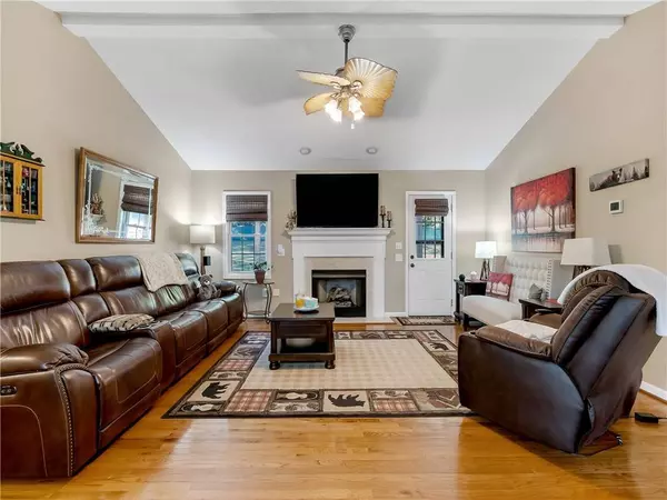 636 Barnes RD, Seneca, SC 29672