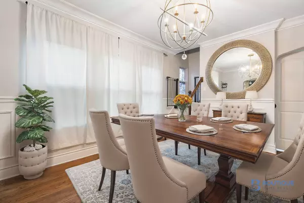 5438 S FRANCISCO Avenue, Chicago, IL 60632