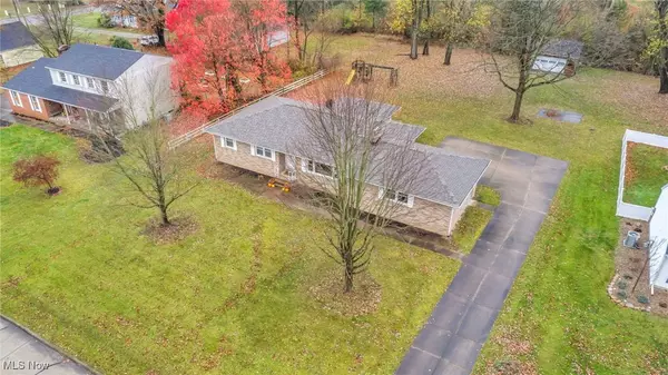 8986 Highland DR, Westfield Center, OH 44251