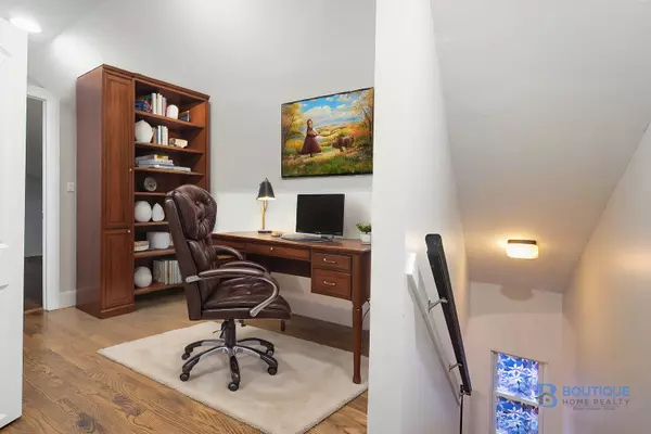 5438 S FRANCISCO Avenue, Chicago, IL 60632