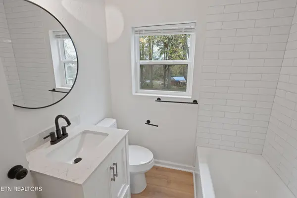 916 Panorama DR, Maryville, TN 37801