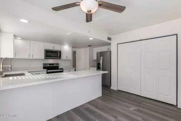 1500 N MARKDALE -- #64, Mesa, AZ 85201