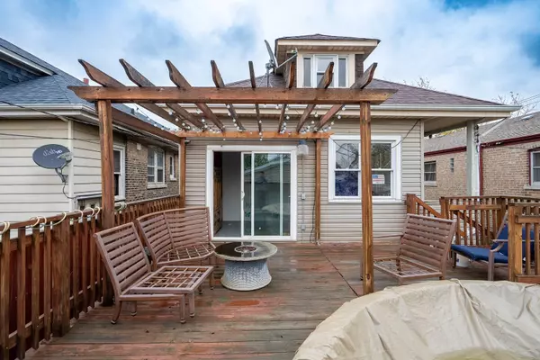 5438 S FRANCISCO Avenue, Chicago, IL 60632