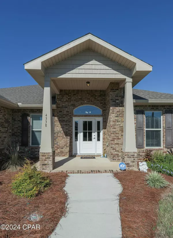 4338 Quiet CT, Gulf Breeze, FL 32563
