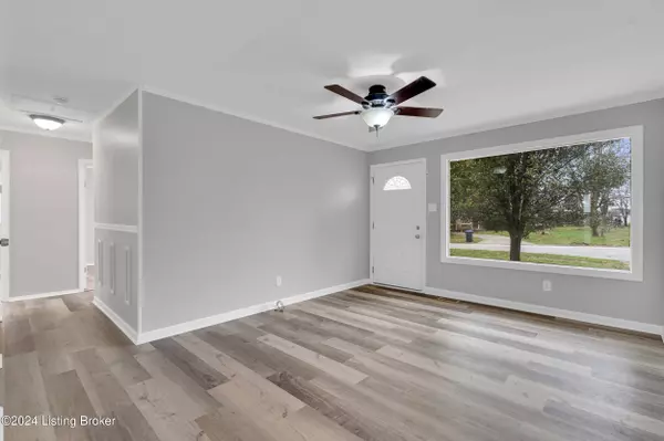 6302 Mercury Dr, Louisville, KY 40291