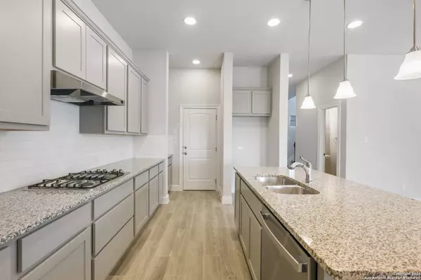 1813 SMALL SHIP DR, San Antonio, TX 78245