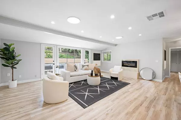 4221 Vista WAY, La Mesa, CA 91941