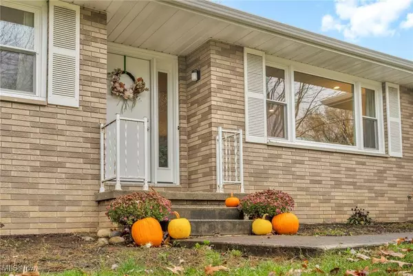 8986 Highland DR, Westfield Center, OH 44251