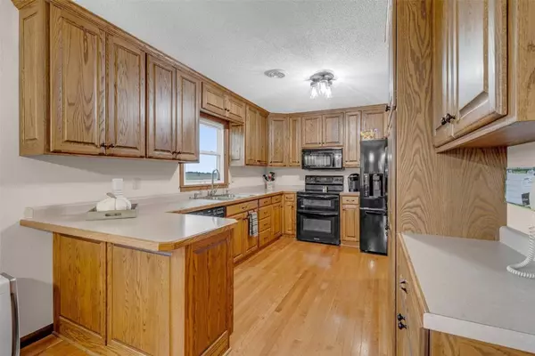 3143 61st Street LN, Shellsburg, IA 52349