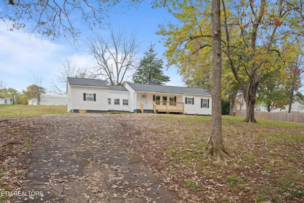 916 Panorama DR, Maryville, TN 37801