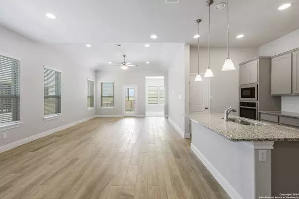 1813 SMALL SHIP DR, San Antonio, TX 78245