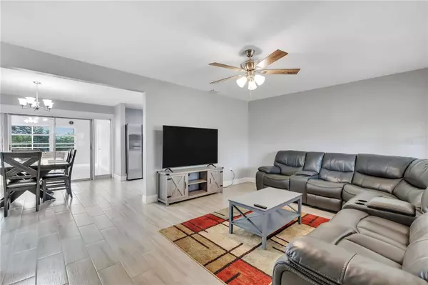 724 HILLSIDE AVE, Lake Wales, FL 33853