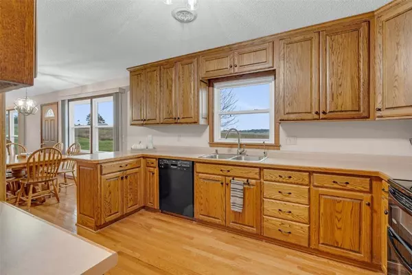 3143 61st Street LN, Shellsburg, IA 52349