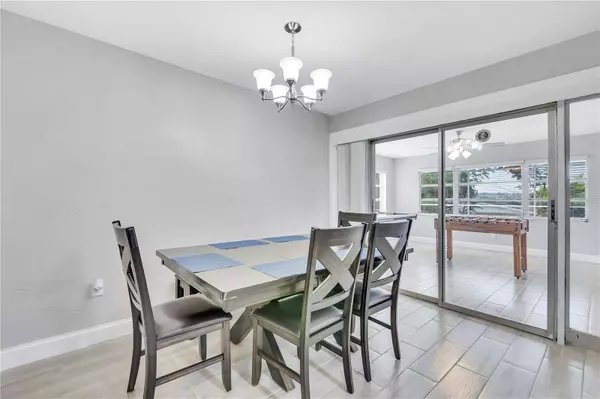 724 HILLSIDE AVE, Lake Wales, FL 33853