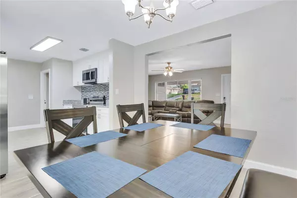 724 HILLSIDE AVE, Lake Wales, FL 33853