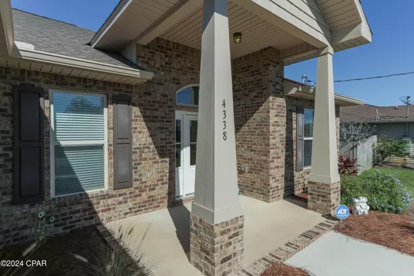 4338 Quiet CT, Gulf Breeze, FL 32563