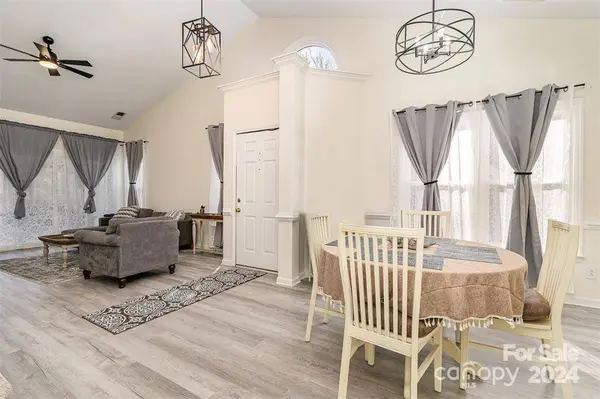 8720 Fox Chase LN, Charlotte, NC 28269