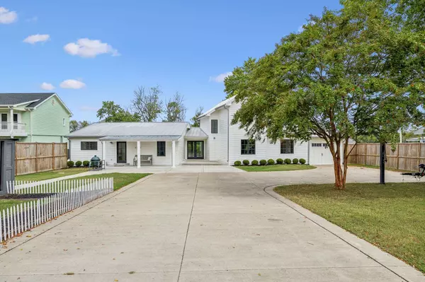 6637 River View Dr, Nashville, TN 37209