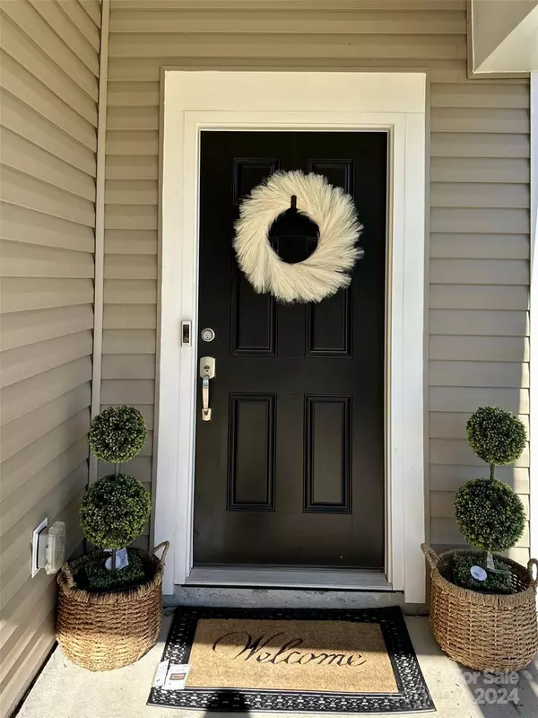 108 Little Kennerly DR, Mooresville, NC 28115