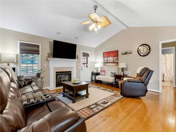 636 Barnes RD, Seneca, SC 29672