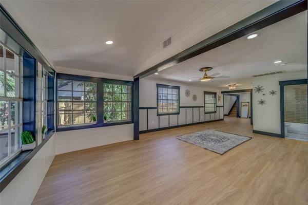 2960 DARTMOUTH AVE N, Saint Petersburg, FL 33713