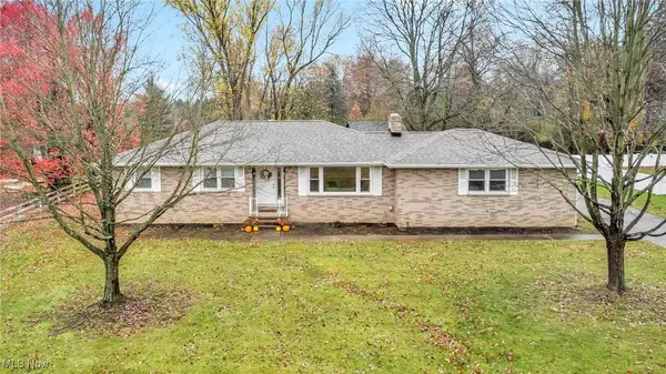 8986 Highland DR, Westfield Center, OH 44251