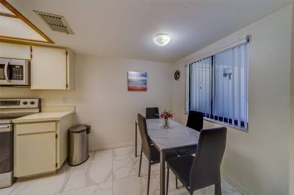 2725 COUNTRYSIDE BLVD #102, Clearwater, FL 33761