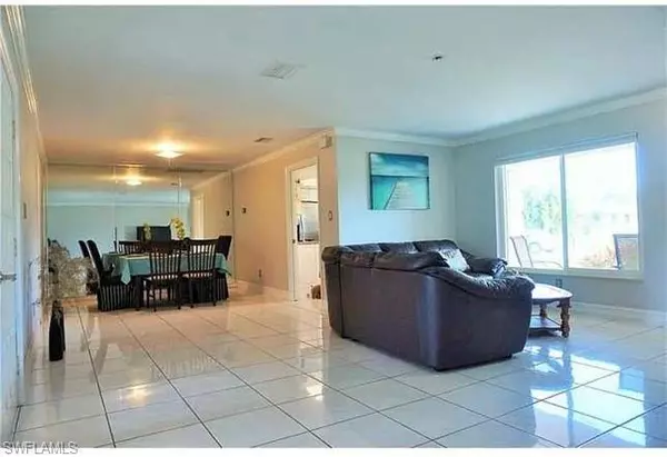 115 Willoughby DR, Naples, FL 34110