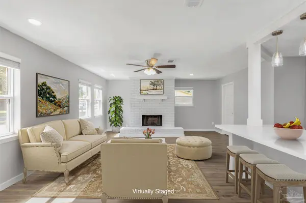 4304 W Avenida De Golf, Pace, FL 32571