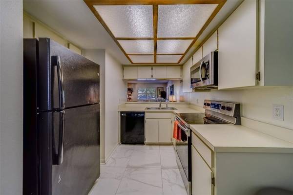 2725 COUNTRYSIDE BLVD #102, Clearwater, FL 33761